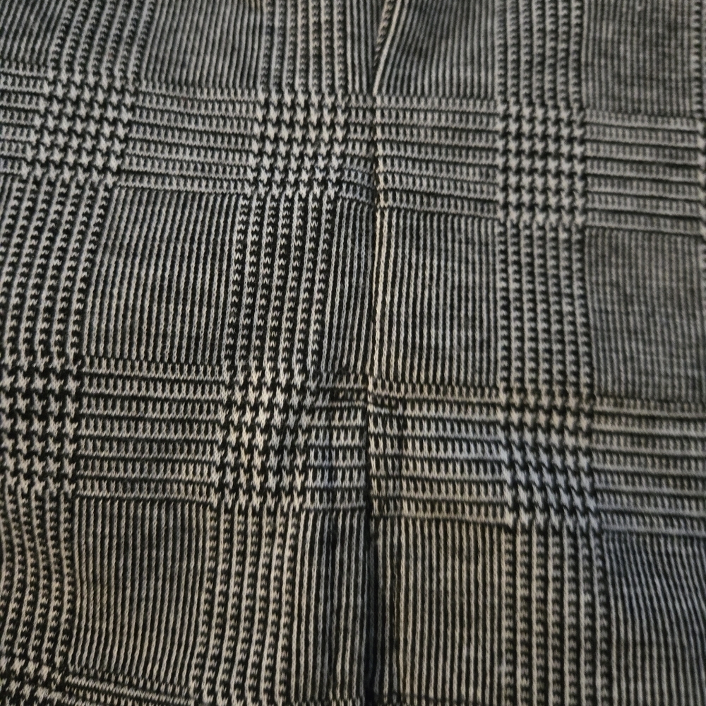 Plaid Gray Skirt girls - Picture 2 of 5